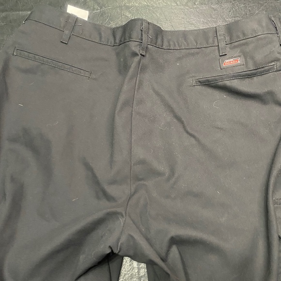 NWOT - Dickies Mens Cargo work Pants 42X30 - Picture 3 of 7